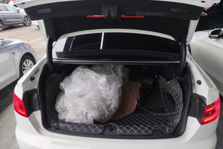 Used Audi A4L 2018 30th Anniversary Edition 40 TFSI Fashion Model
