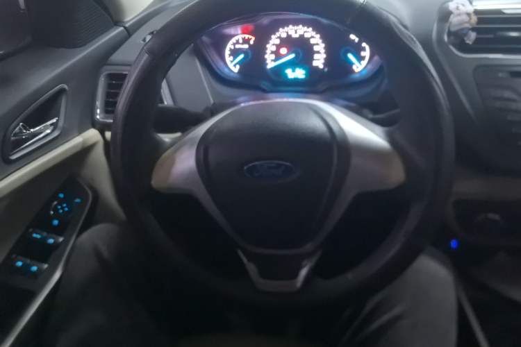 Used Ford Escort 2015 1.5L Manual Comfort Model
