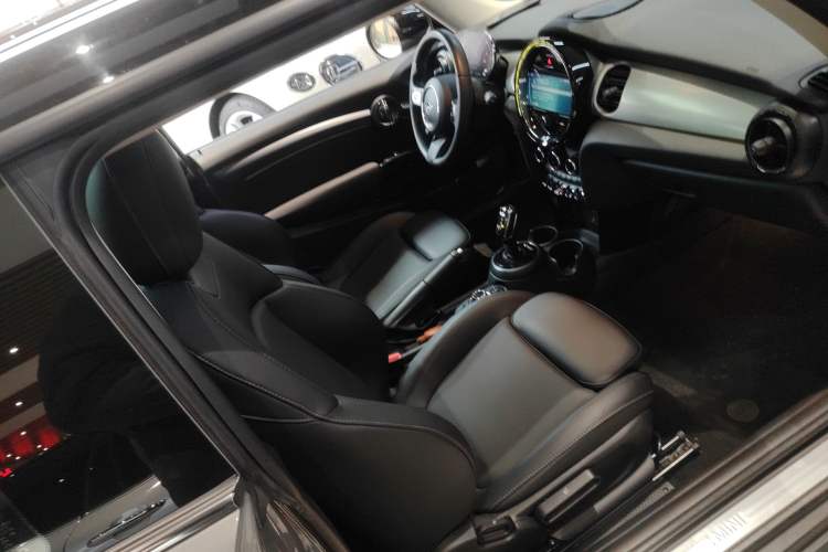 Used  MINI 2022 1.5T COOPER Classic Edition