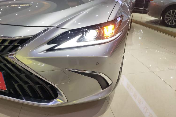 Used Lexus ES 2023 200 Excellence Edition