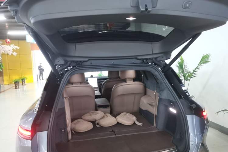 Used Nio ES8 2024 75 kWh Executive Edition
