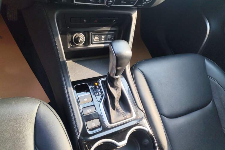 Used  Grand Commander 2020 2.0T Two-Wheel Drive Elite Version
