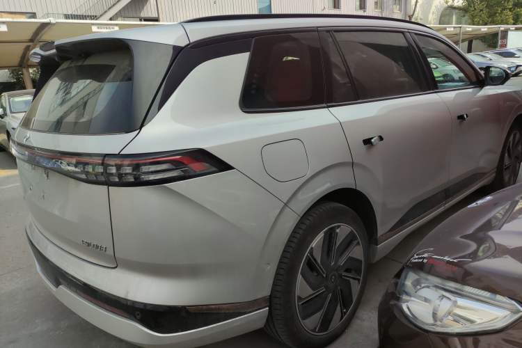 Used  eπ008 2024 636Max All-Electric Version 6 Seats
