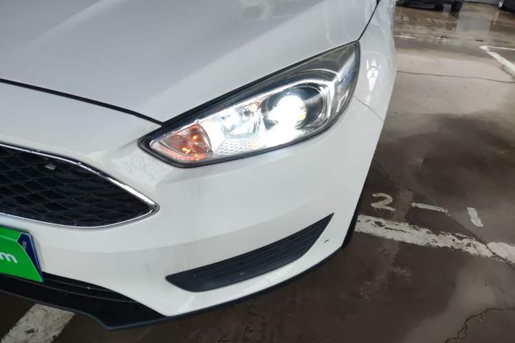 Used Ford Focus 2018 Hatchback Classic 1.6L Automatic Comfort Plus SmartDrive Edition
