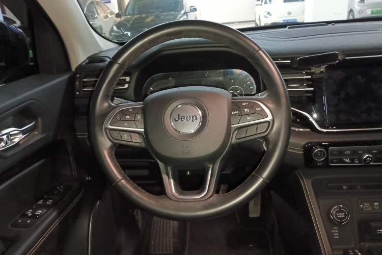 Used  Grand Commander PHEV 2020 2.0T Plug-in Hybrid Leading Edition
