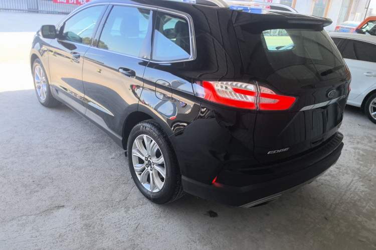 Used Ford Edge 2020 EcoBoost 245 Two-Wheel-Drive Platinum Edition 5 Seats
