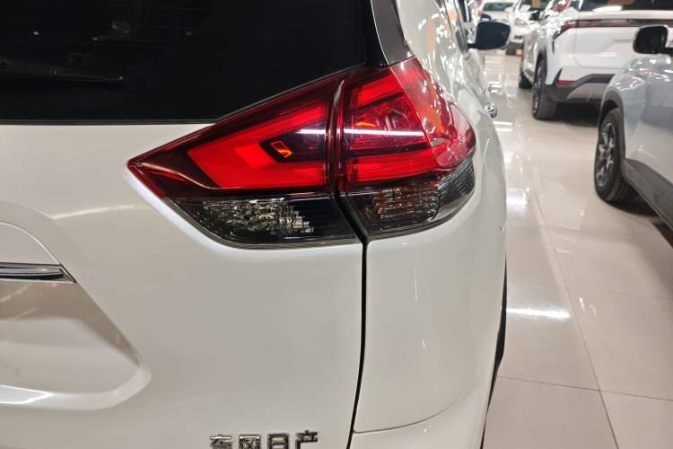 Used Nissan X-Trail 2019 2.0L CVT Smart Connect Comfort Edition 2WD

