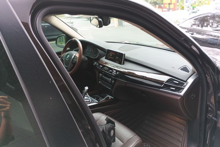 Used BMW X5 2015 xDrive28i
