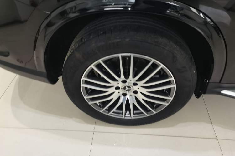 Used Mercedes-Benz GLC 2023 Refreshed GLC 300 L 4MATIC Dynamic Version 7-Seater
