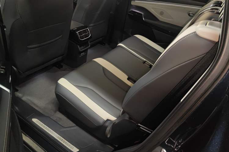 Used Volkswagen ID.6 CROZZ 2021 Long-Range PURE+ Edition