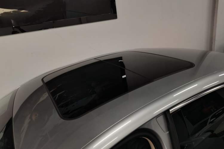 Used Roewe D7 2023 DMH 125km Flagship Edition
