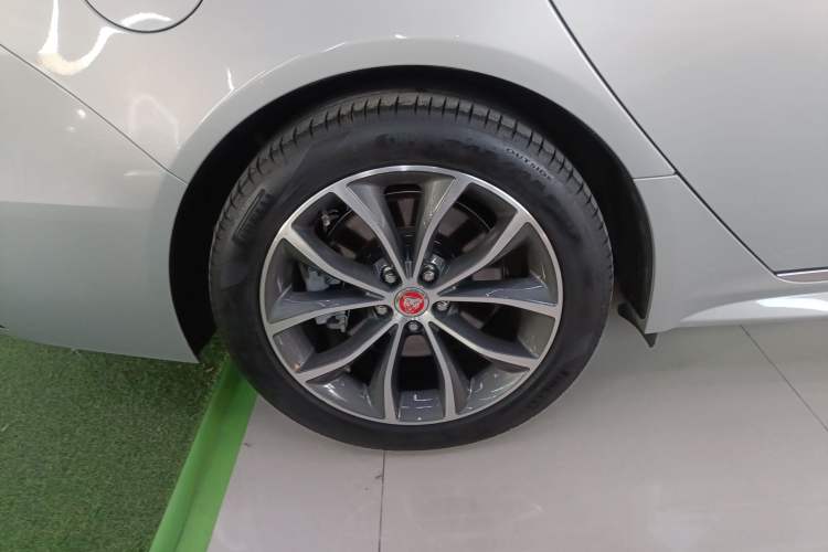 Used Jaguar XFL 2023 XFL 2.0T P250 Two-Wheel-Drive Elite Sport Edition
