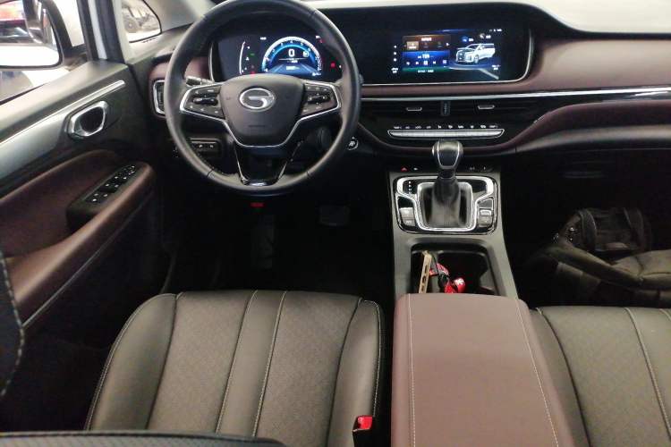 Used GAC Trumpchi M6 2021 270T DCT Prestige Edition (7-seater)