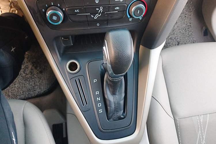 Used Ford Focus 2015 Sedan 1.6L Automatic Comfort Model
