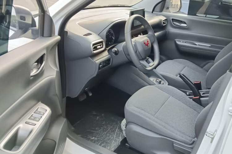 Used Wuling Hongguang New Energy 2025 Extended-Range Hybrid 50KM Comfort Version