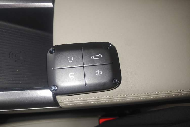 Used  V23 2025 501 Four-Wheel Drive Intelligent Driving Version
