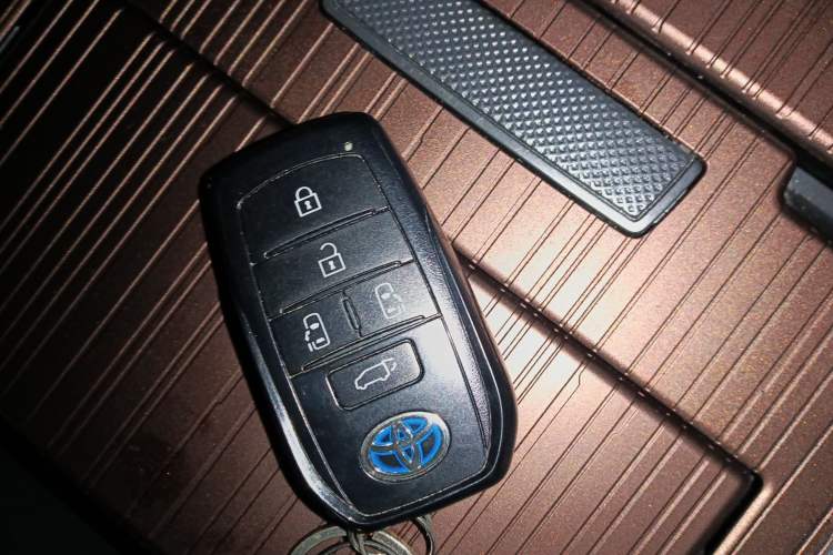 Used Toyota Sienna 2023 2.5L Hybrid Luxury Edition