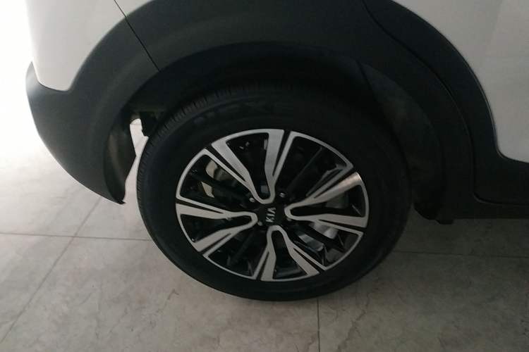 Used Kia kx1 Stonic 2021 1.4L CVT Fun & Sunroof Model
