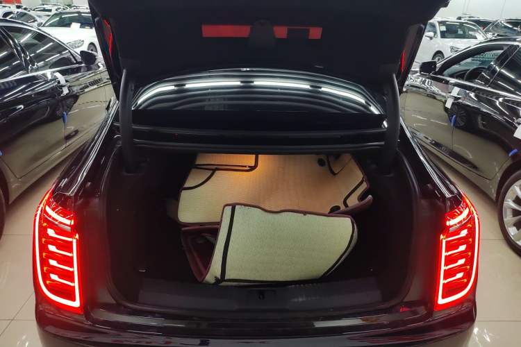 Used Hongqi H9 2023 2.0T Smart Connect Flagship Edition
