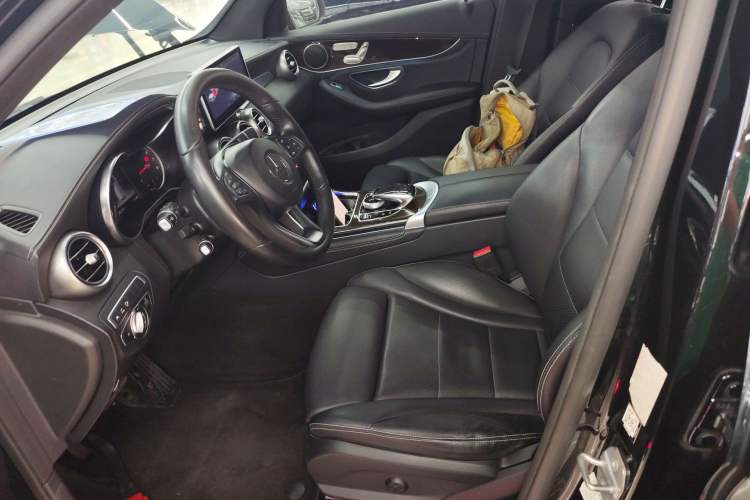 Used Mercedes-Benz GLC 2019 Facelift GLC 260 L 4MATIC Luxury Model
