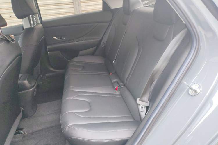 Used Hyundai Elantra 2021 1.5L CVT LUX Prestige Edition
