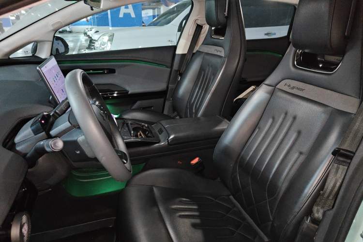 Used  GT 2023 560 Rear-Drive Seven-Wing Edition
