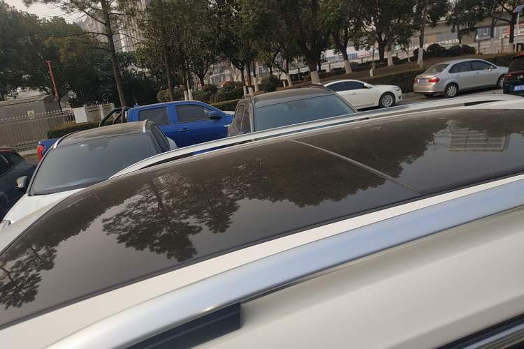 Used Volkswagen Tiguan L 2019 Revised 330TSI Automatic Two-Wheel Drive Smart & Luxury Edition China VI Standard