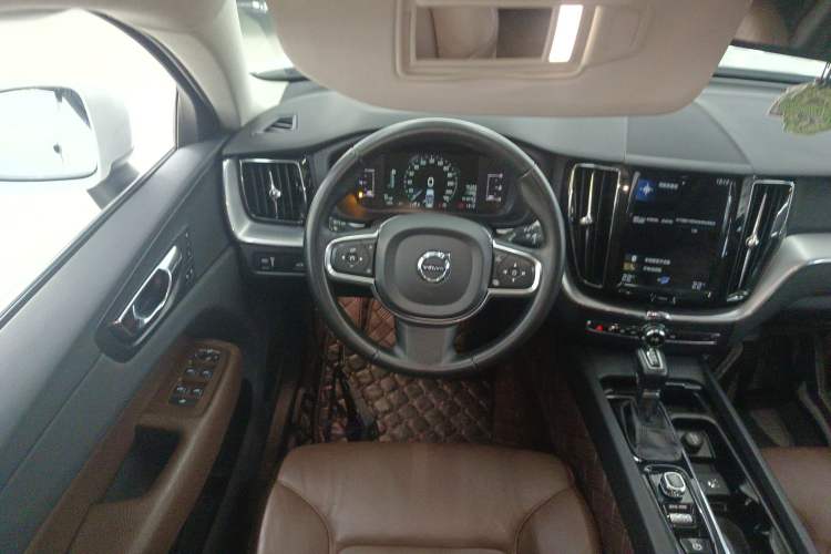 Used Volvo XC60 2019 T5 4x4 Smart Edition China VI Standard
