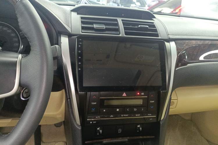 Used Toyota Camry 2016 2.0G 10th Anniversary Leading Edition
