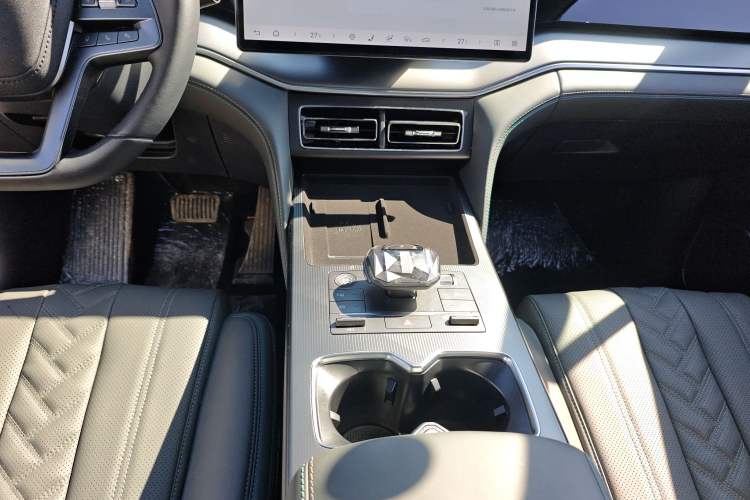 Used BYD Song L DM-i 2025 Intelligent Driving Version 160 km Beyond-Range Type