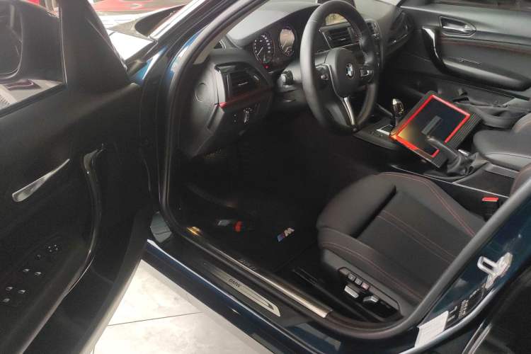 Used BMW 1 Series 2016 120i Sport Design Package
