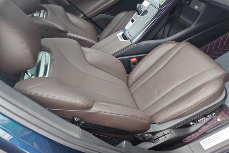 Used Wey Mocha 2021 2.0T Two-Wheel-Drive Ultra-Strong Version
