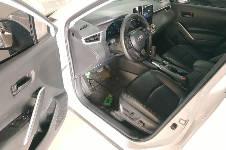 Used Toyota Corolla Cross 2024 2.0L Smart Electric Hybrid Dual-Engine Pioneer Edition