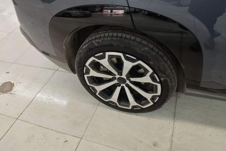 Used AION V 2024 Aion Tyrannosaurus 520 Smart Luxury Edition