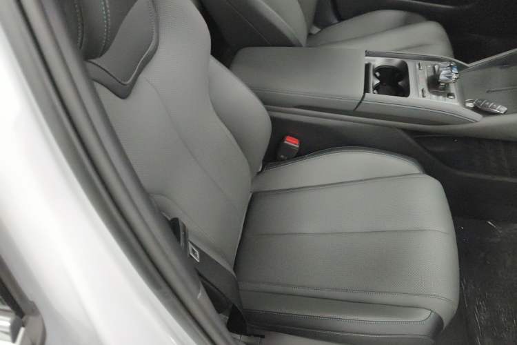 Used BYD Qin L 2025 DM-i Smart Drive 120KM Leading Model
