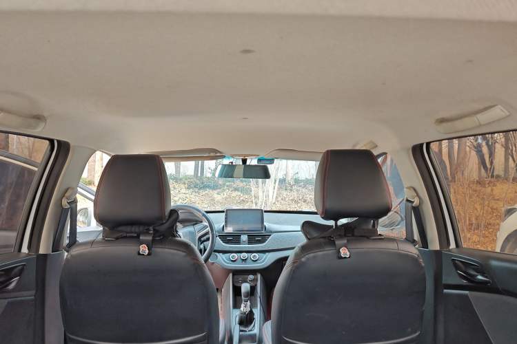 Used Baojun 310 2016 1.2L manual Comfort trim level