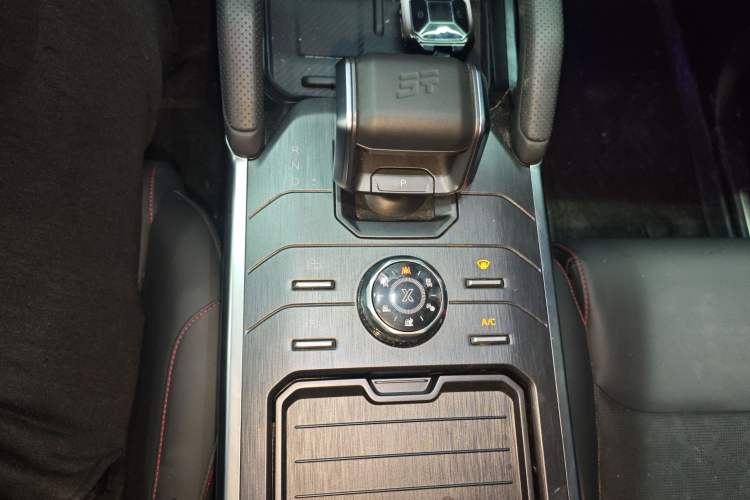 Used JETOUR Traveler 2023 2.0T All-Wheel Drive CrossPRO+