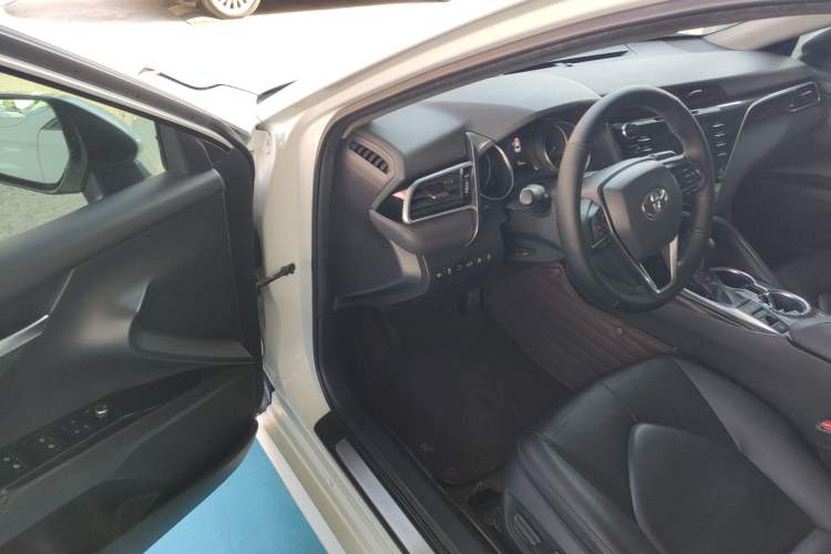 Used Toyota Camry 2018 2.5G Luxury Edition
