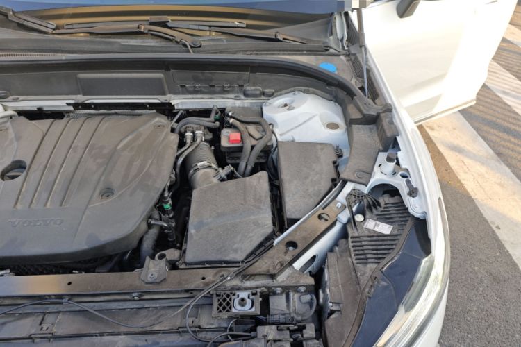 Used Volvo XC60 2023 B5 4x4 Smart Luxury Edition
