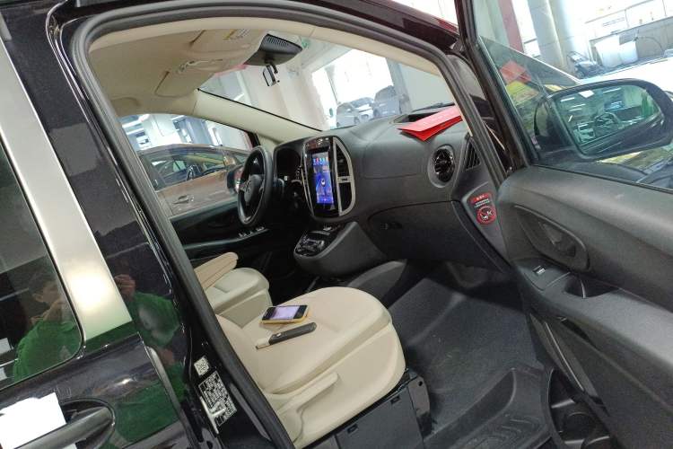 Used Mercedes-Benz Vito 2023 2.0T Elite Version 7 Seats