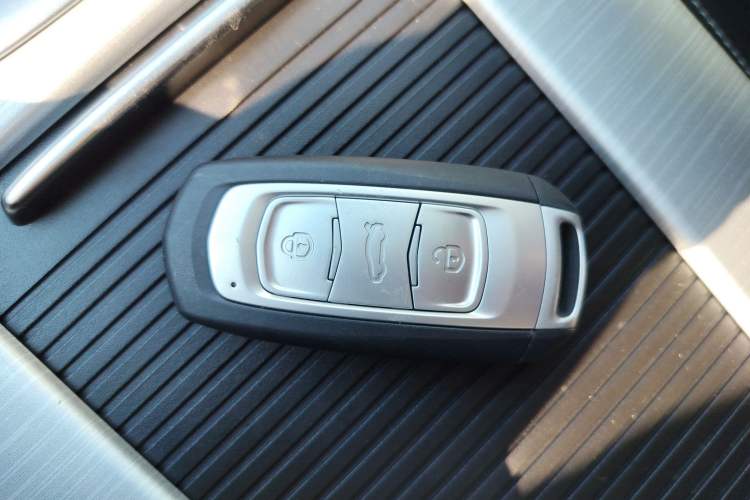 Used Geely Auto Emgrand X7 Sport 2018 1.8TD Automatic Two-Wheel Drive Smart Connect 4G Internet Edition