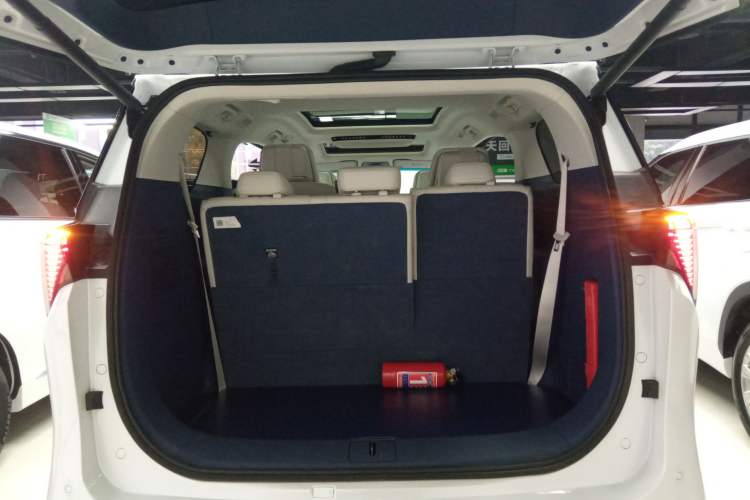 Used Buick GL8 New Energy 2024 Lu Zun Luxury Edition 7-Seater
