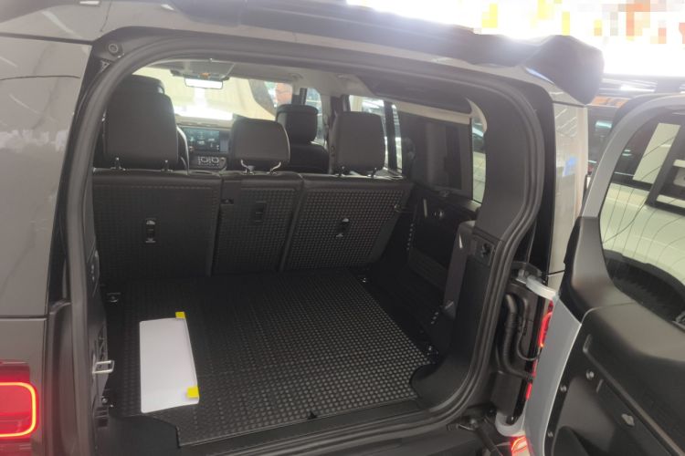 Used Land Rover Defender 2022 110 P400 Dark Edition