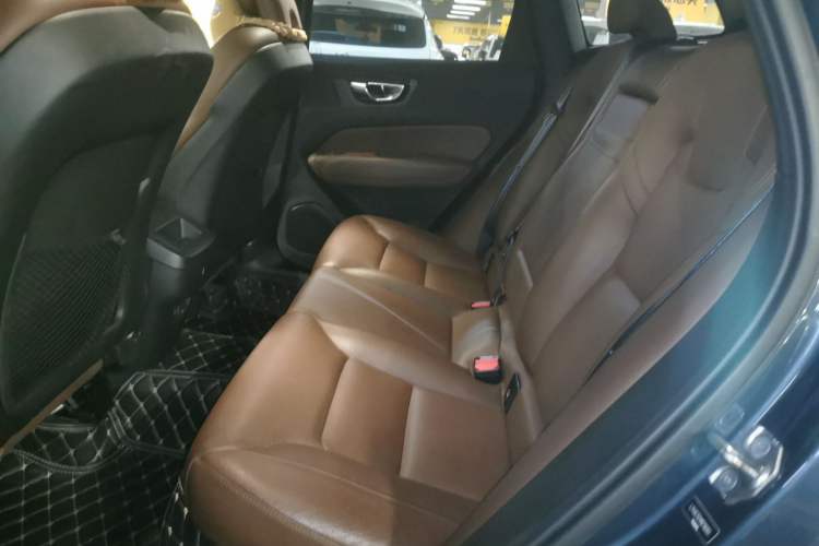 Used Volvo XC60 2021 T5 4x4 Smart Luxury Edition