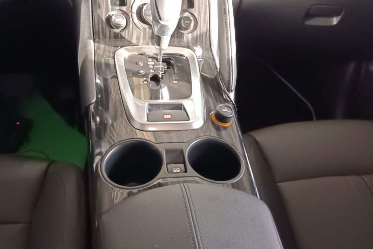 Used Peugeot 3008 2015 2.0L Automatic Trend Edition