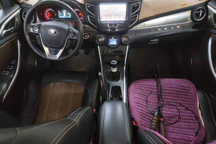 Used BYD Song 2016 Gaishi Edition 1.5TI Manual Haoya Model
