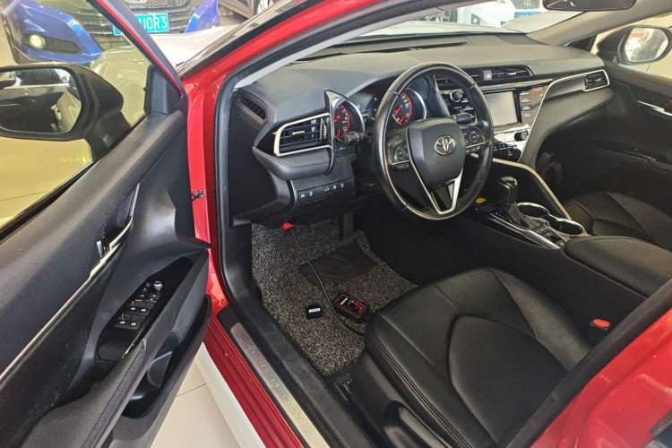 Used Toyota Camry 2018 2.0S FENGSHANG Edition
