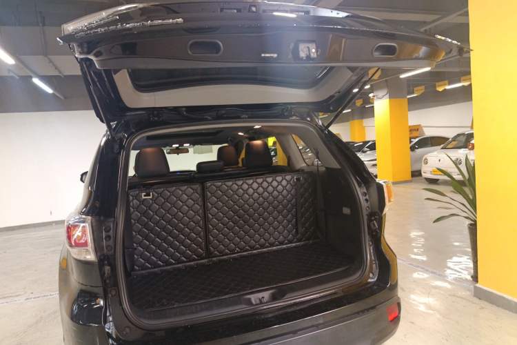 Used Toyota Highlander 2015 2.0T Two-Wheel Drive Luxury Edition 7 Seats