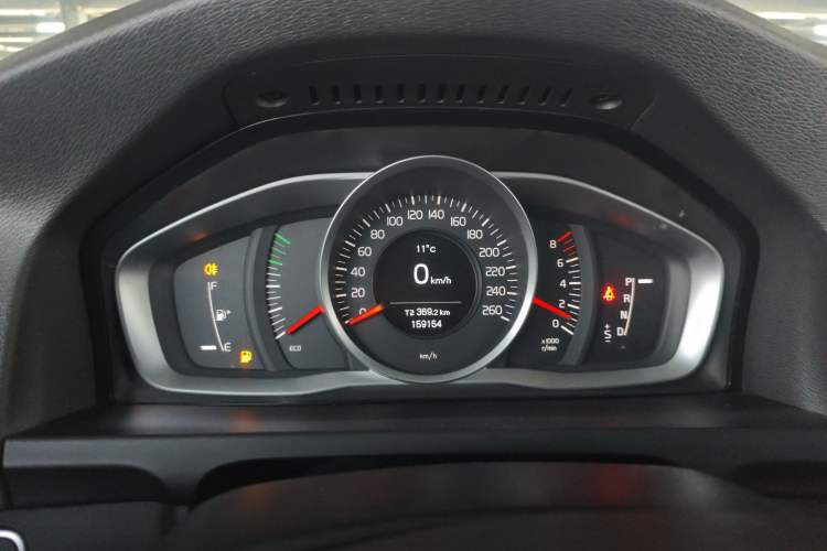 Used Volvo V60 2014 T5 Zhiyi Edition
