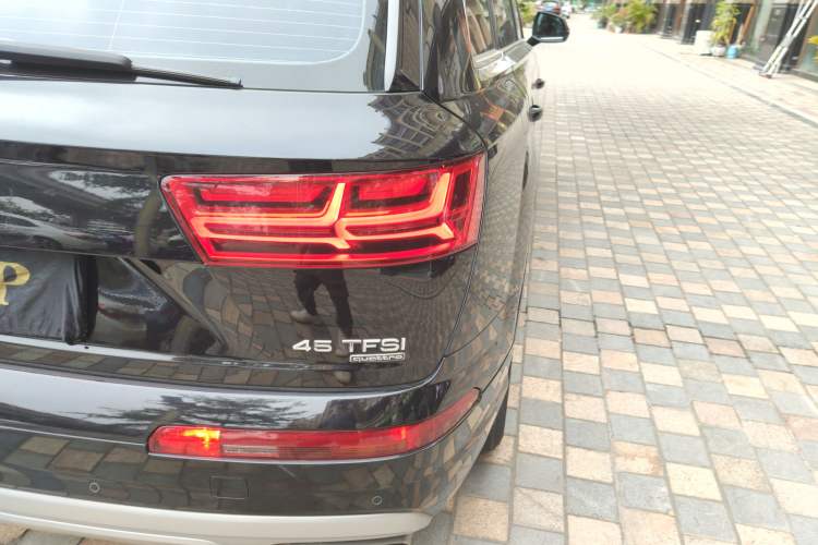 Used Audi Q7 2016 40 TFSI Comfort Model